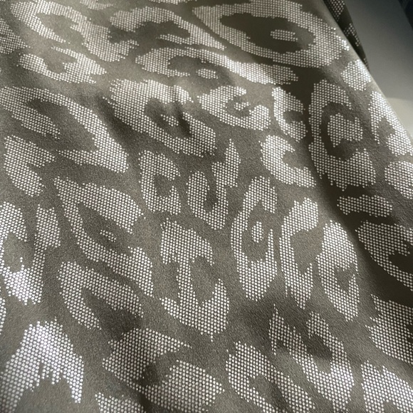 Heroine Sport workout/athletic set sport bra and leggings - Picture 4 of 7